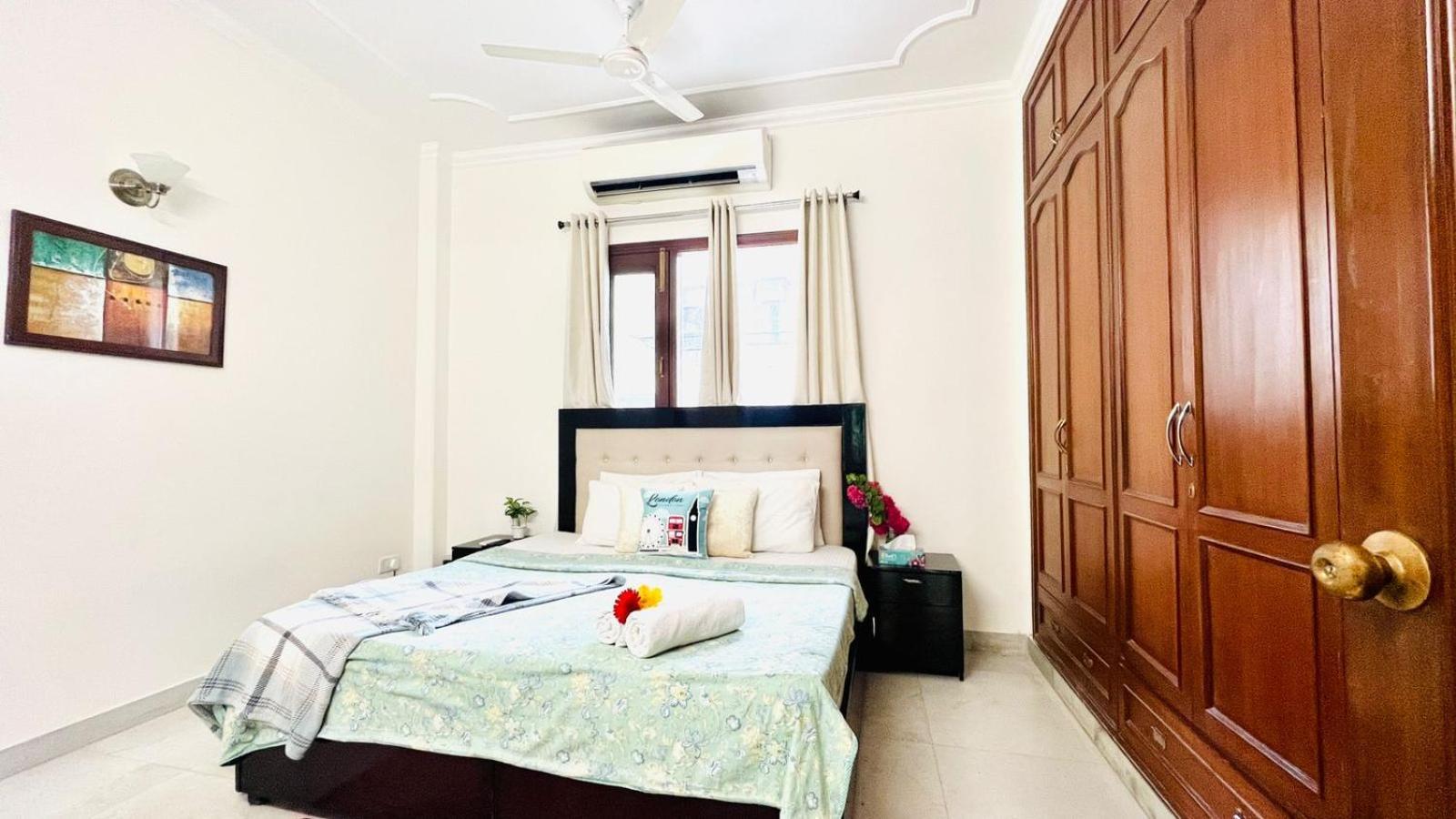 Olive Serviced Apartments - Defence Colony Nova Deli Quarto foto
